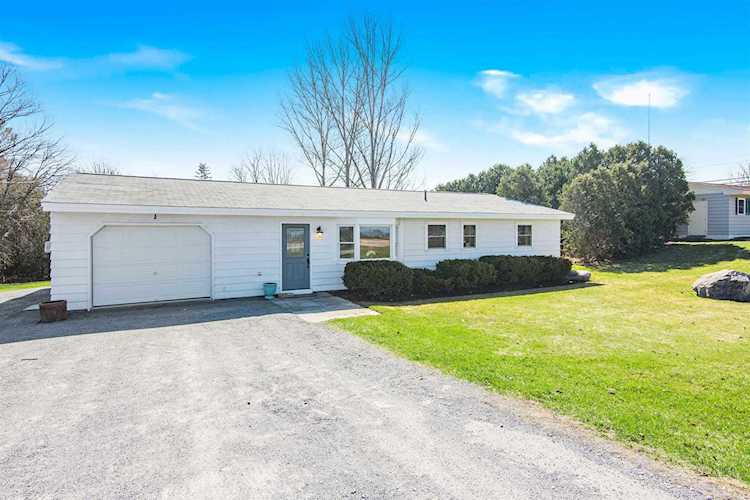 6035 Shelburne Rd Shelburne, VT 05482 | MLS 4948577 Photo 1