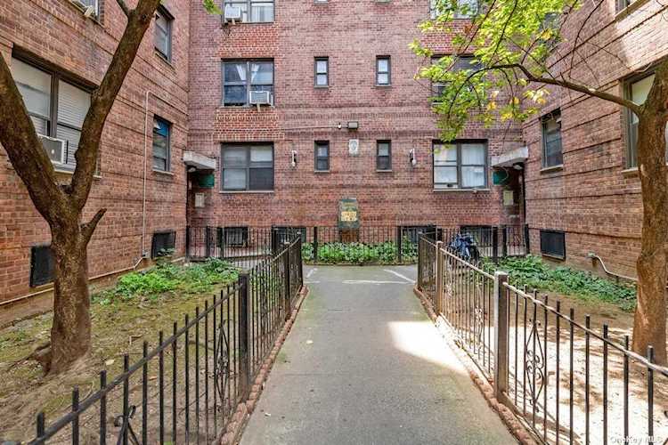 44-16 Macnish St #4G Elmhurst, NY 11373