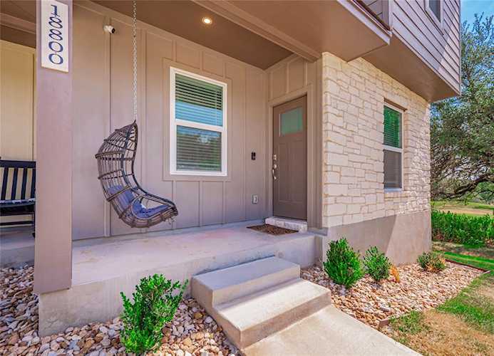 18800 Nicklaus DR Point Venture, TX 78645