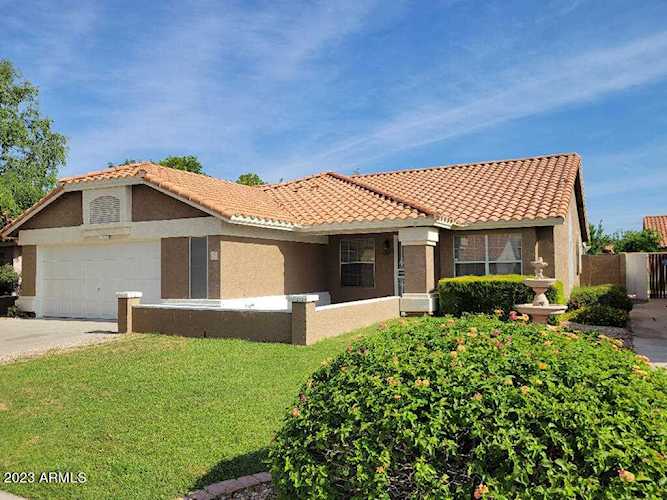 7562 W Calavar Road Peoria, AZ 85381