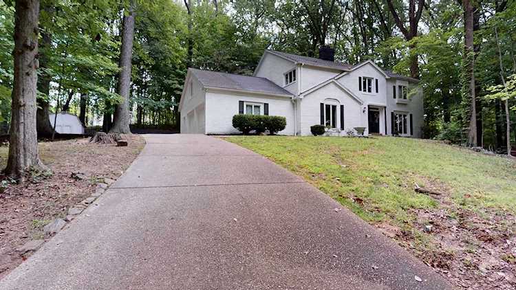 5902 Cliftmeere Drive Newburgh, IN 47630