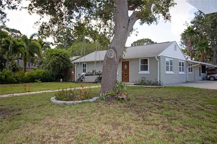 1711 6th St W Palmetto, FL 34221
