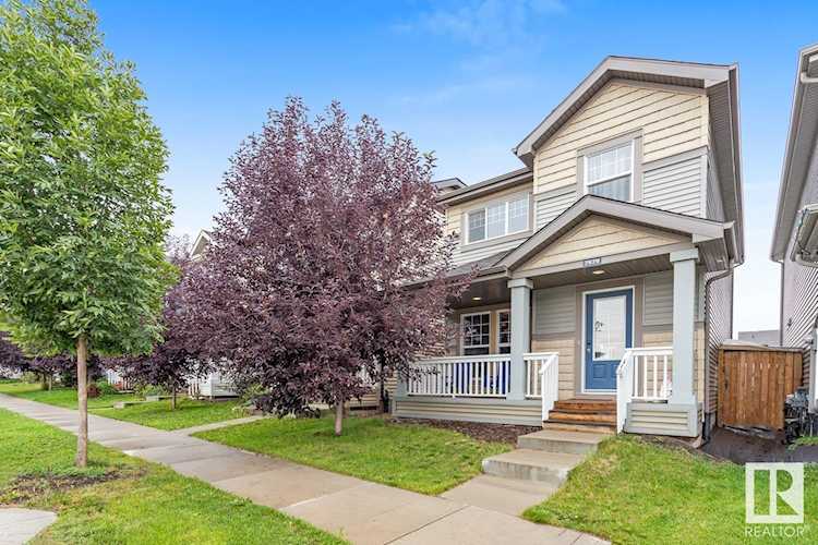 7979 Erasmus Crescent Edmonton, AB T6M 0S2