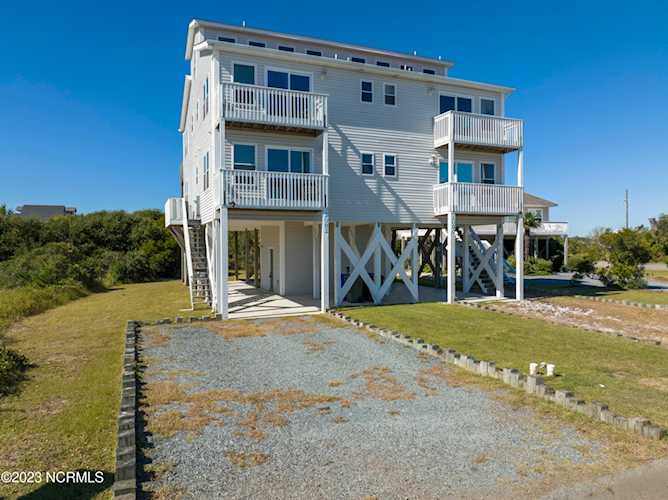 2082 New River Inlet Rd North Topsail Beach, NC 28460
