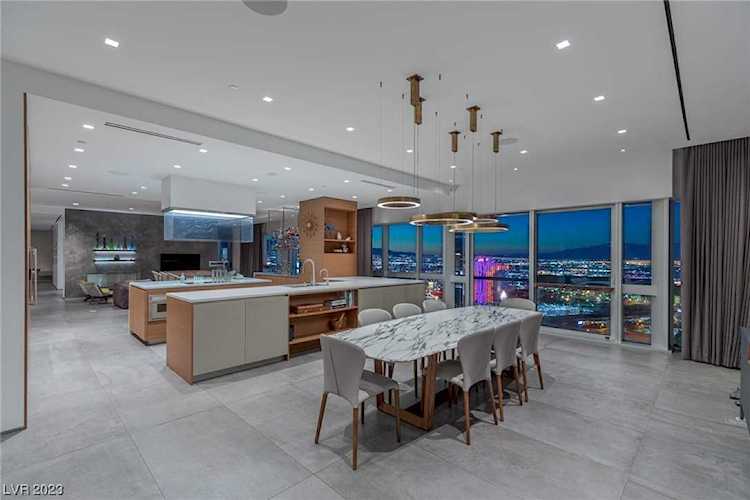4471 Dean Martin Dr #4408 Las Vegas, NV 89103