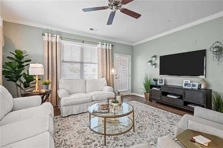 1724 Dromolin Dr #202 Virginia Beach, VA 23456