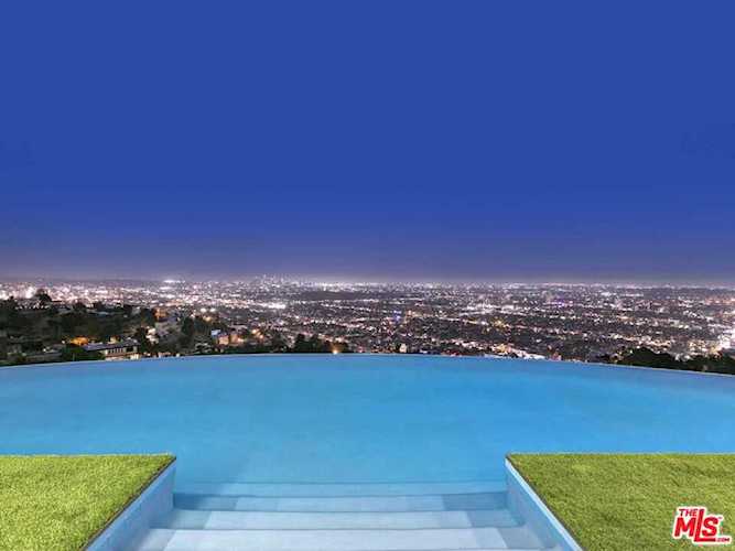 1622 Viewmont Dr Los Angeles, CA 90069