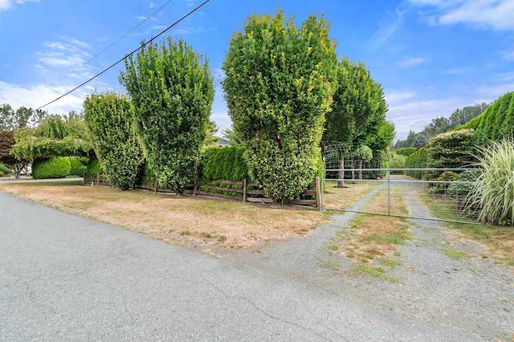 10150 Woods Road Chilliwack, BC V2P 6G7