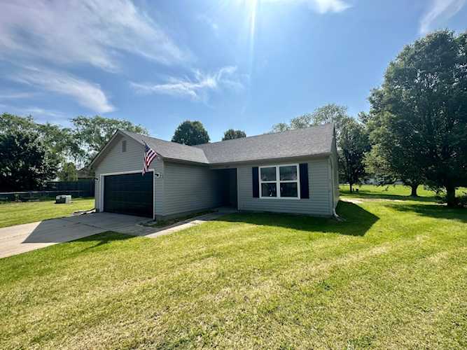 4027 Fairoaks Ct Franklin, IN 46131 | MLS 21923473 Photo 1