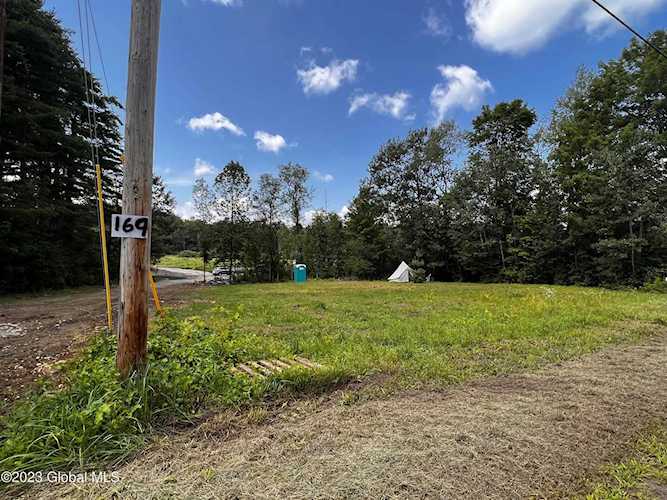 169 Stevers Mills Rd Broadalbin, NY 12025