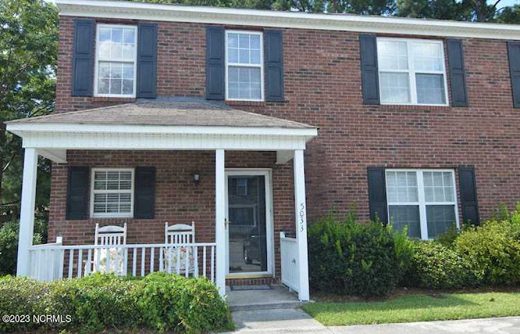 Real Estate & property in Wilmington NC at 5033 Lamppost Circle the latest price of $185,000 in Zipcode 28403 Photo 1