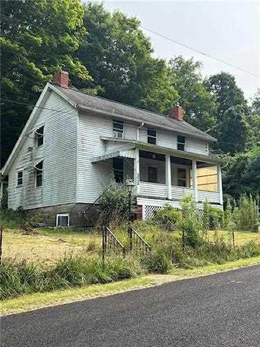 372 Center Gas Road Smock, PA 15480