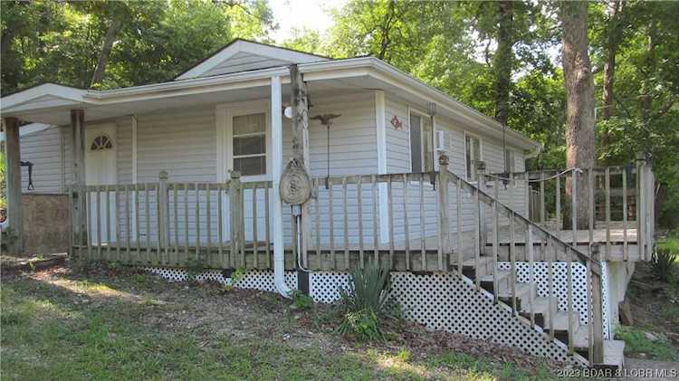 408 Outlook Dr Edwards, MO 65326