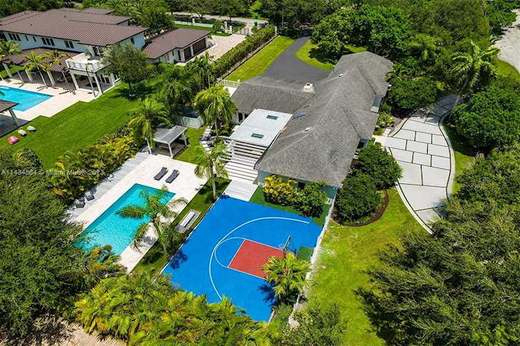 10800 SW 62nd Ave Pinecrest, FL 33156