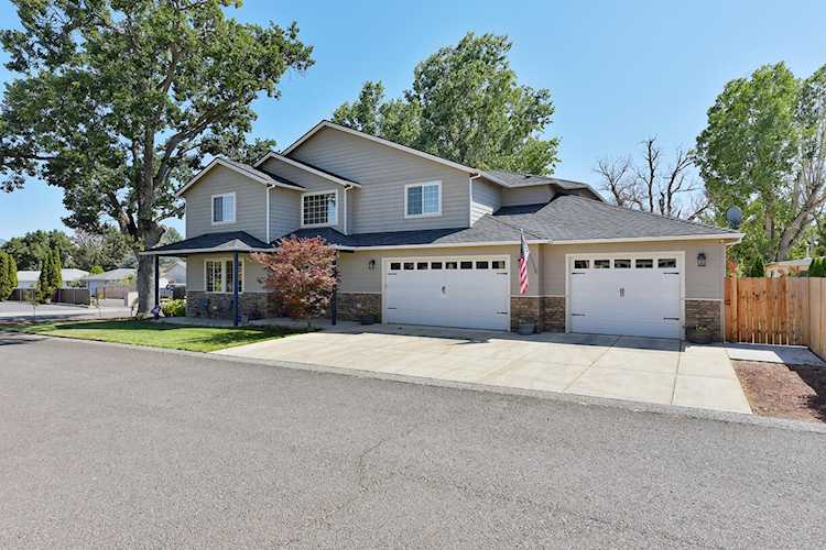 104 Skyler Ln Phoenix, OR 97535