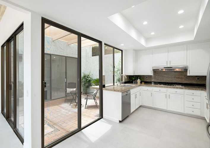 1300 Invierno Dr Palm Springs, CA 92264