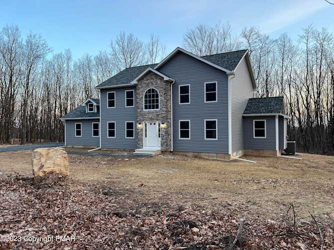 208 Patten Circle home for sale in Albrightsville, PA - Homeway Real Estate Photo 1