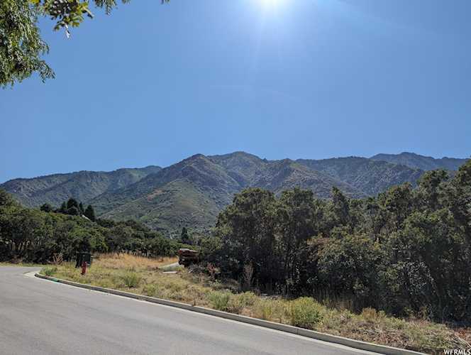 15 Bentwood Ln Sandy, UT 84092