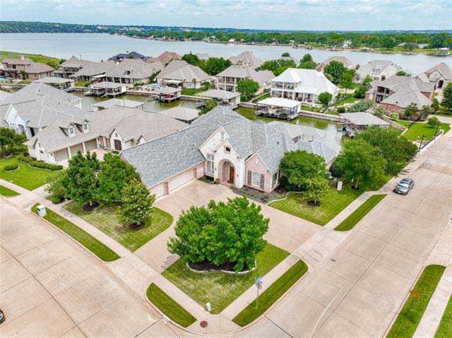 2700 Waters Edge Drive Granbury, TX 76048