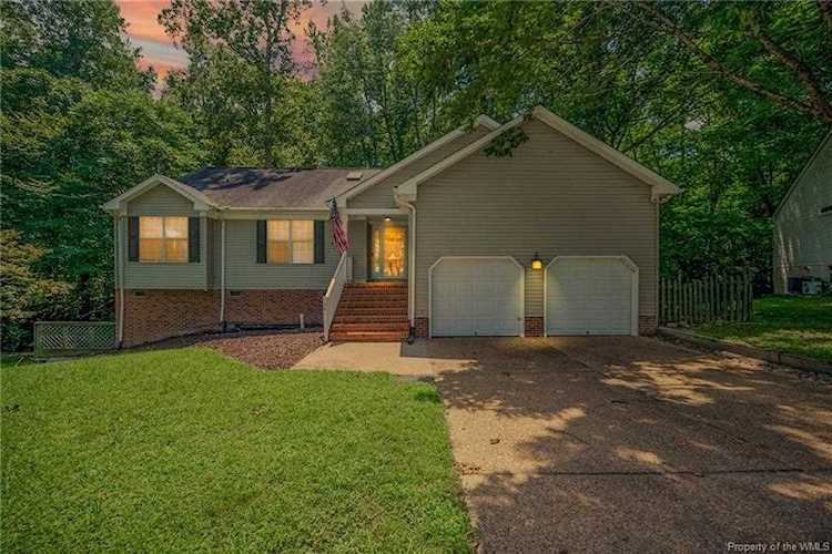 106 Lamplighter Place Williamsburg, VA 23185