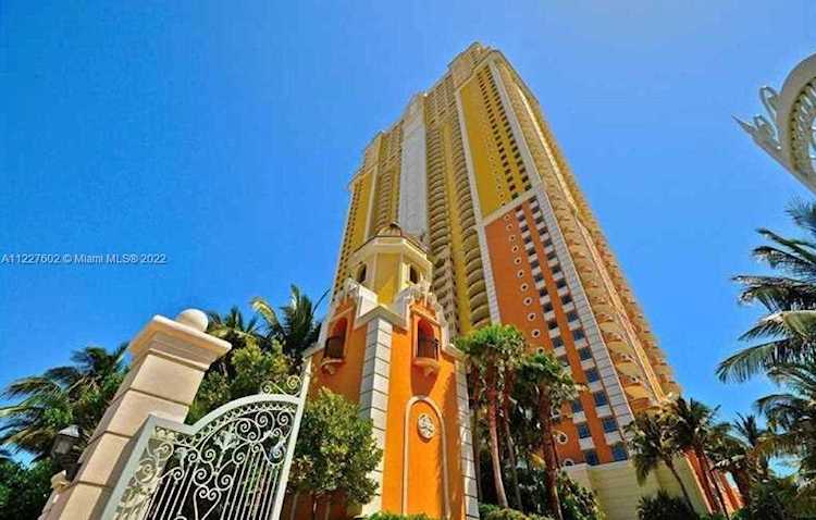 17875 Collins Ave #4302 Sunny Isles Beach, FL 33160