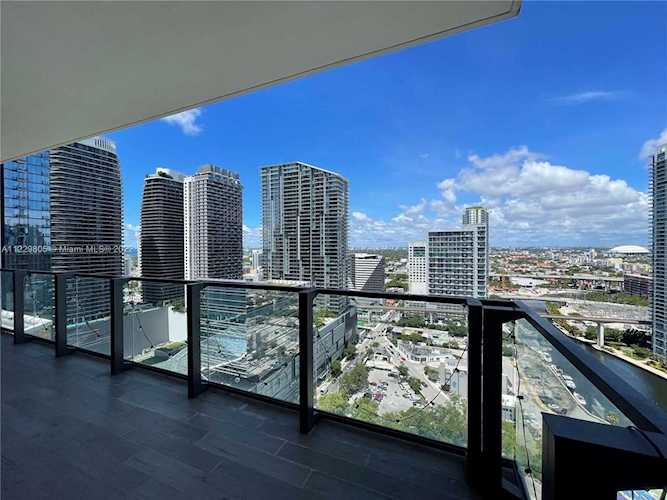 68 SE 6th St #2408 Miami, FL 33131