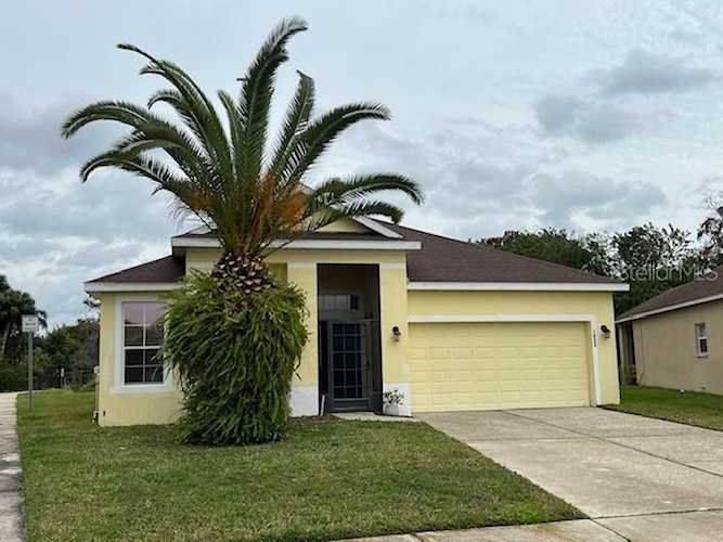 1033 Hacienda CIRCLE Kissimmee, FL 34741