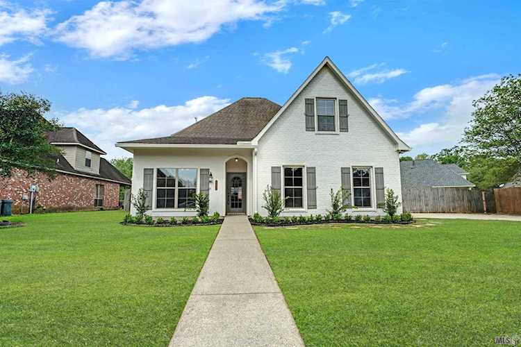 12051 Hollywood Park Dr Geismar, LA 70734 | MLS 2023005317 Photo 1