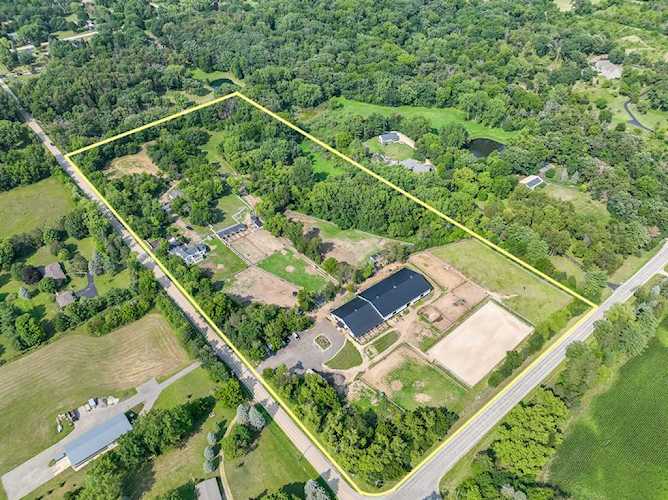 708 S Rose Farm Rd Woodstock, IL 60098