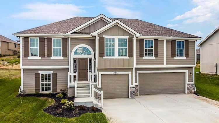 11810 N Manning Ave Kansas City, MO 64157