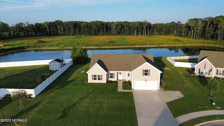105 Snoozy Manor Ln Moyock, NC 27958