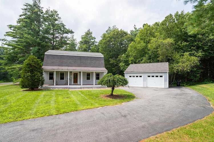 10 Pondview Dr in Derry, NH - Century 21 New England Photo 1