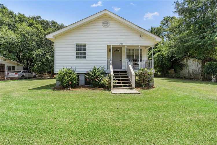 13905 Harding Avenue Bayou La Batre, AL 36509