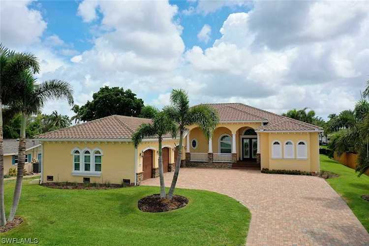 1837 Whitecap Circle North Fort Myers, FL 33903