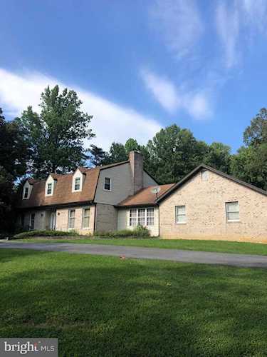 7050 Wood Glen Dr Hughesville, MD 20637