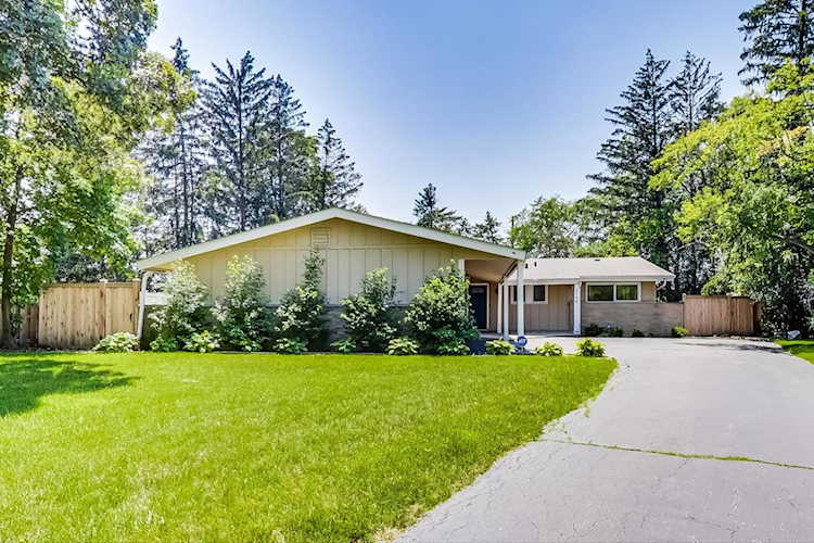 2148 Tanglewood Ct Highland Park, IL 60035