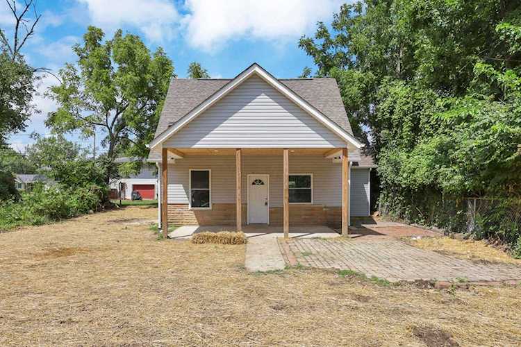 For Sale: $219,000 A home for sale for sale at 3626 4th Avenue Urbancrest, OH 43123 - Franklin. MLS 223026089 - This house was stripped to the foundation and completely rebuilt! A charming single-family home... Photo 1