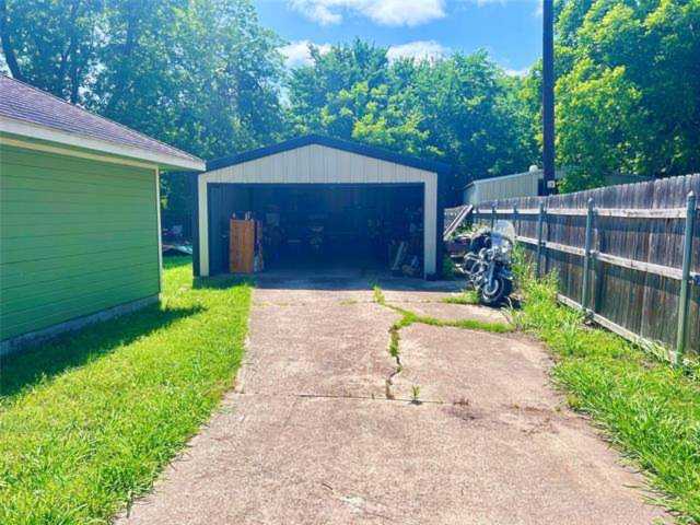 521 Beech Street Bonham, TX 75418