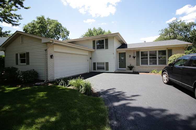685 Carriage Dr Batavia, IL 60510 | MLS 11846816 Photo 1