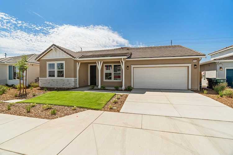 2771 Sand Hills Ave Tulare, CA 93274