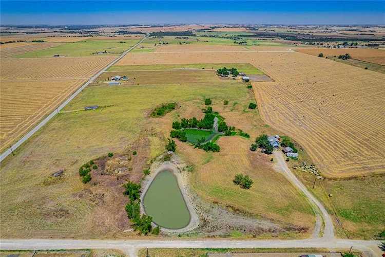 155 Dusty Dam RD Coupland, TX 78615
