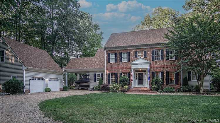 19387 High Bluff Ln Barhamsville, VA 23011