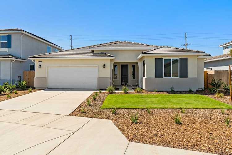 2735 Sand Hills Ave Tulare, CA 93274