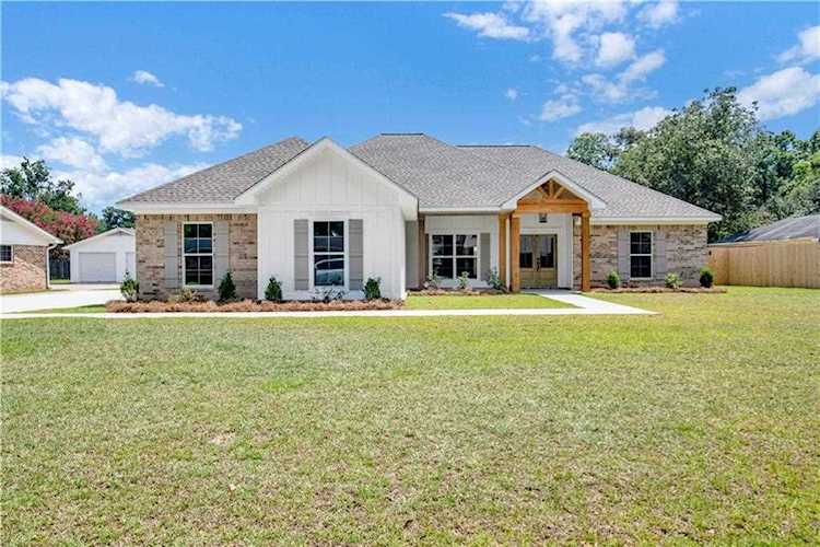 462 N Vaughn Drive Satsuma, AL 36572