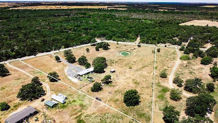 194 Private Road 5374a Groesbeck, TX 76642