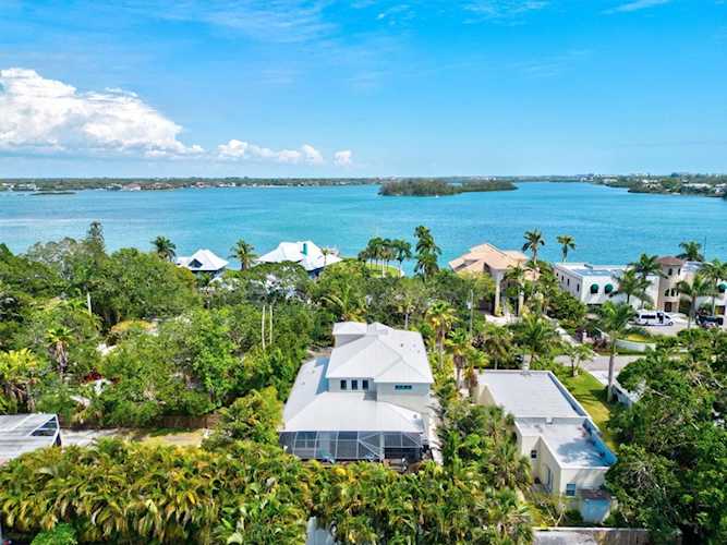 4193 Roberts Point CIRCLE Sarasota, FL 34242