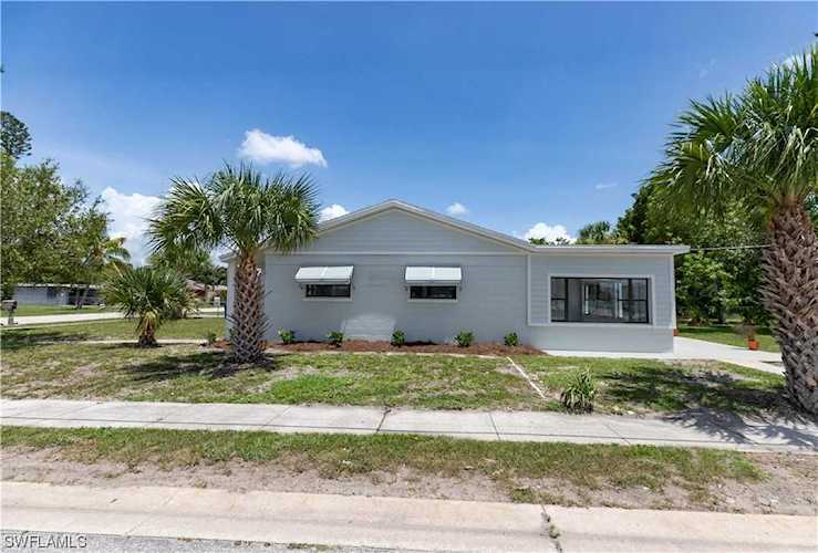 2906 Saint Charles St Fort Myers, FL 33916 | MLS 223057417 Photo 1