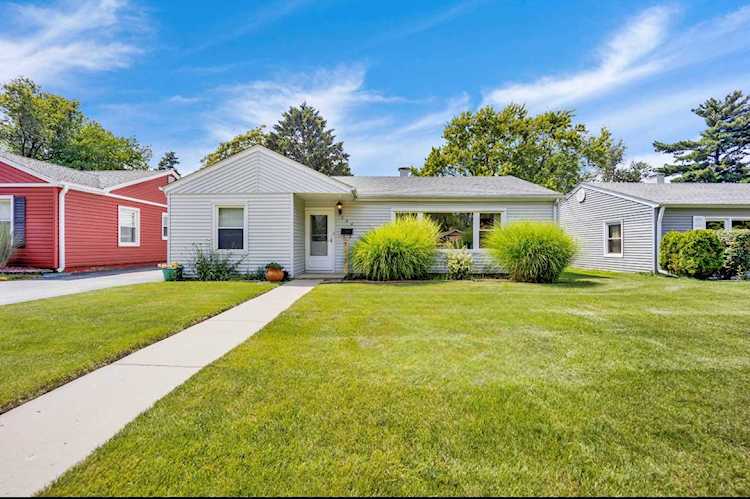 340 S Lodge Ln Lombard, IL 60148 | MLS 11851220 Photo 1
