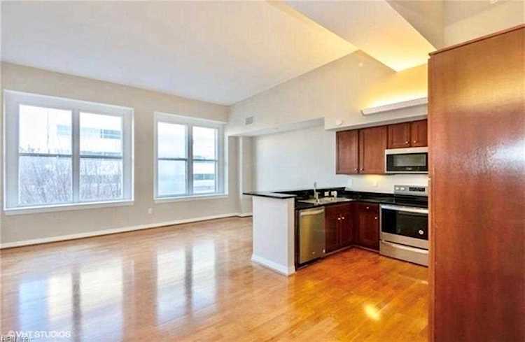 237 Granby St #32 Norfolk, VA 23510 home for sale, MLS#10499321 - Crescas Real Estate Photo 1
