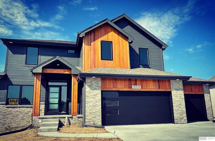 12608 S 78 Ave Papillion, NE 68046